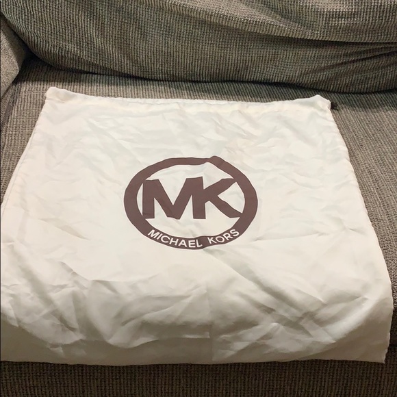 Authentic Michael Kors Hamilton Large Tote - Picture 13 of 14